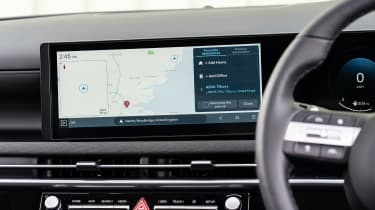 New Hyundai Tucson hybrid - infotainment screen